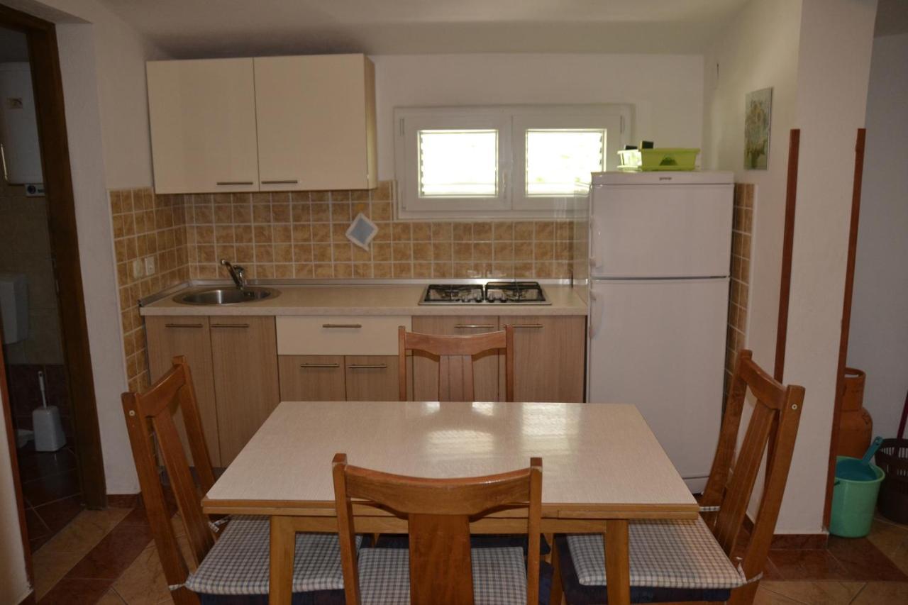 Apartments By The Sea Kustici, Pag - 6335 Zubovići Zewnętrze zdjęcie