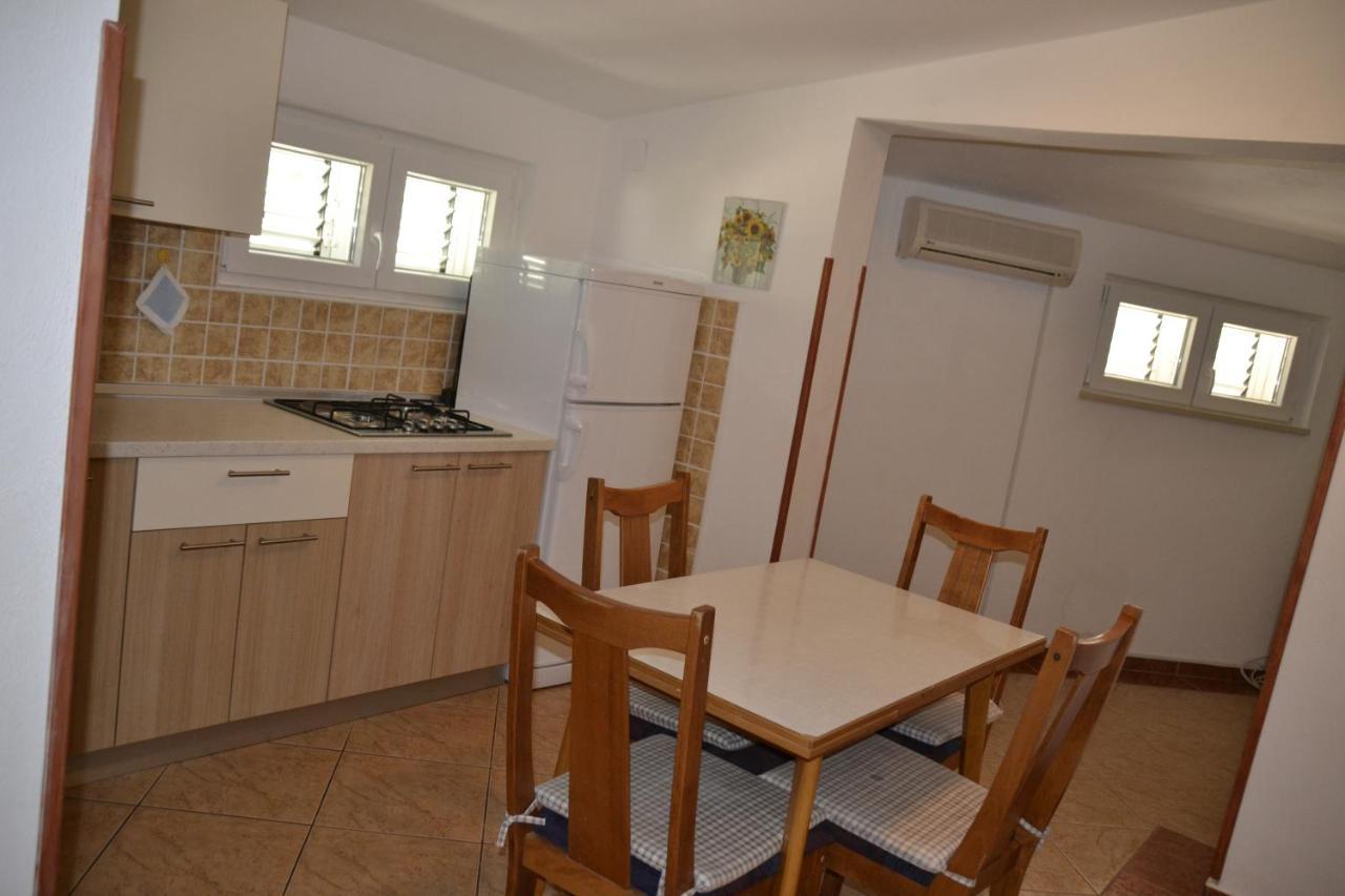Apartments By The Sea Kustici, Pag - 6335 Zubovići Zewnętrze zdjęcie